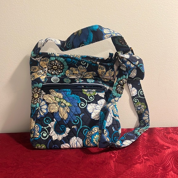 VERA BRADLEY Mod Floral Blue Medium Hipster Crossbody Bag..RETIRED print - Picture 1 of 2